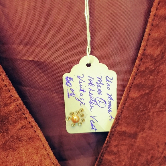 Uno Momento Mens 100% Leather and silk Vest - Picture 5 of 5